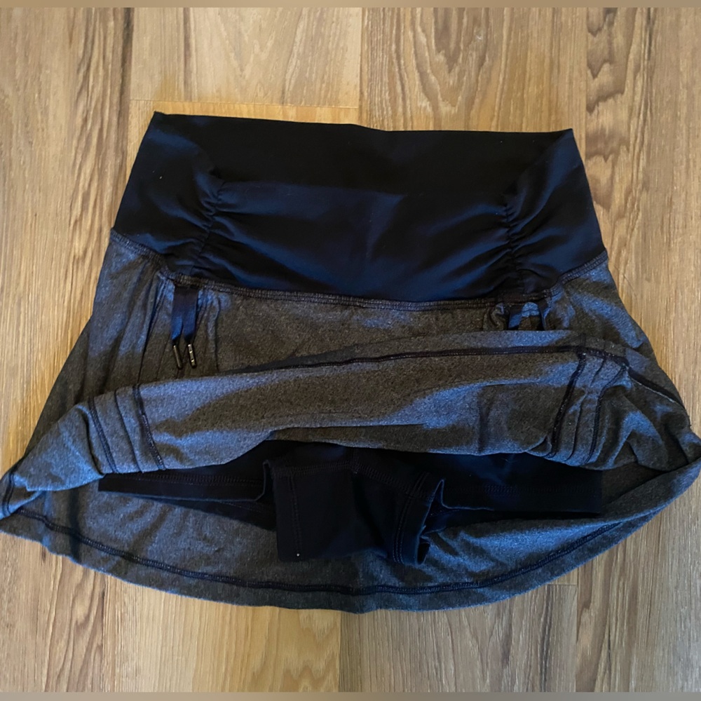 Lululemon Black and Gray Athletic Skirt